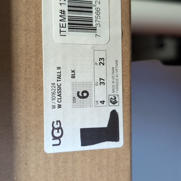 UGG with classic tall II - Picture 10 of 11